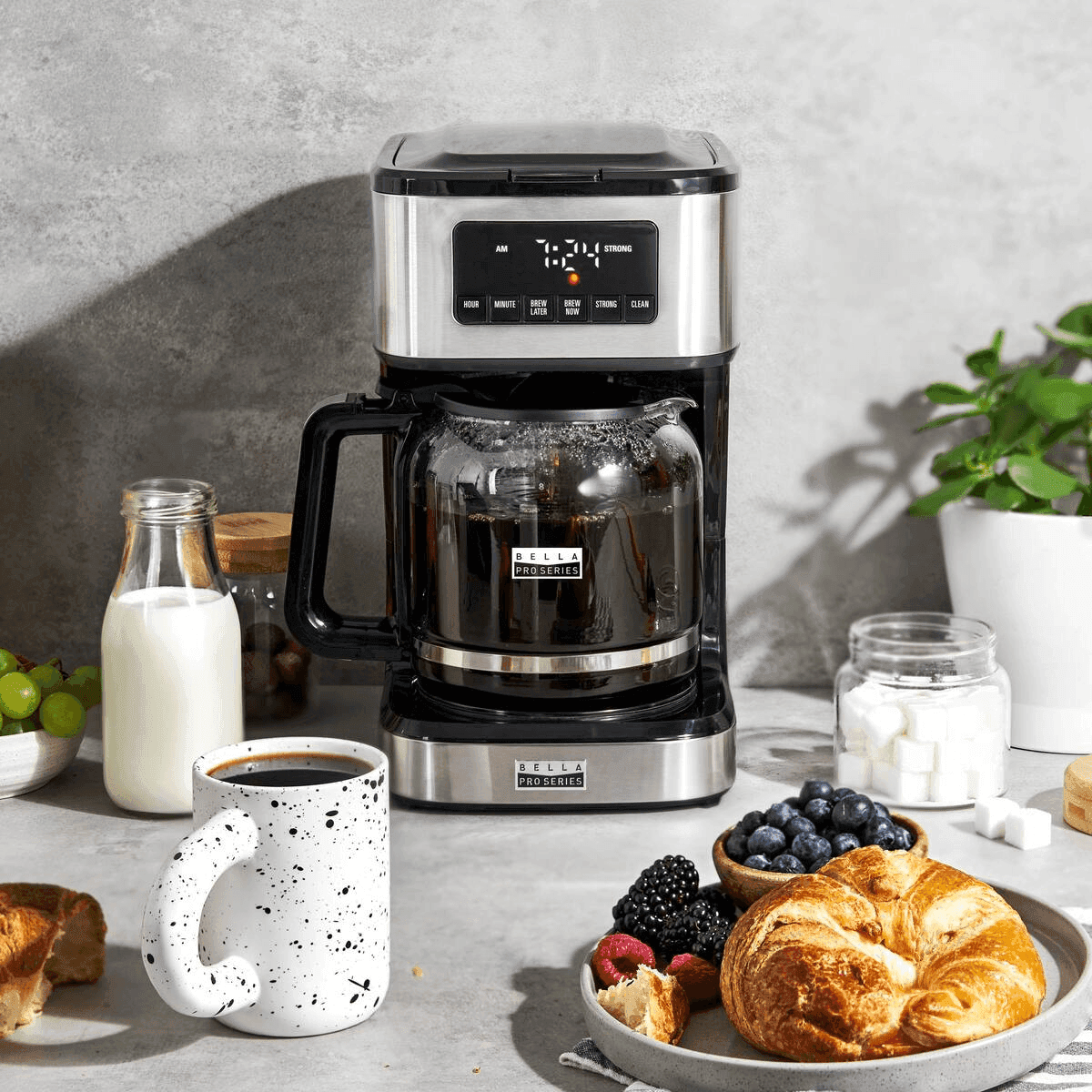 bella PRO 12-Cup Programmable Coffee Maker image 3