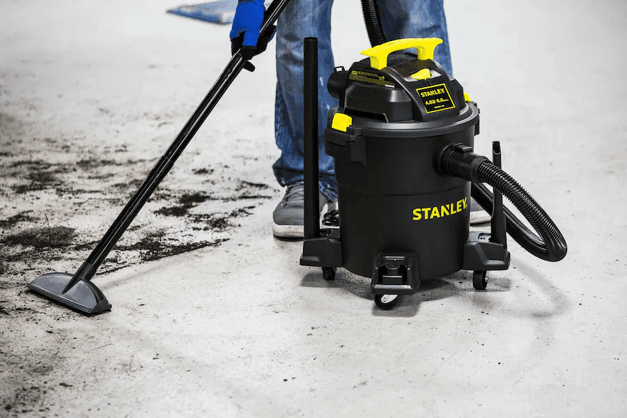 Stanley 6-Gallon Wet/Dry Vacuum with Blower Port image 3