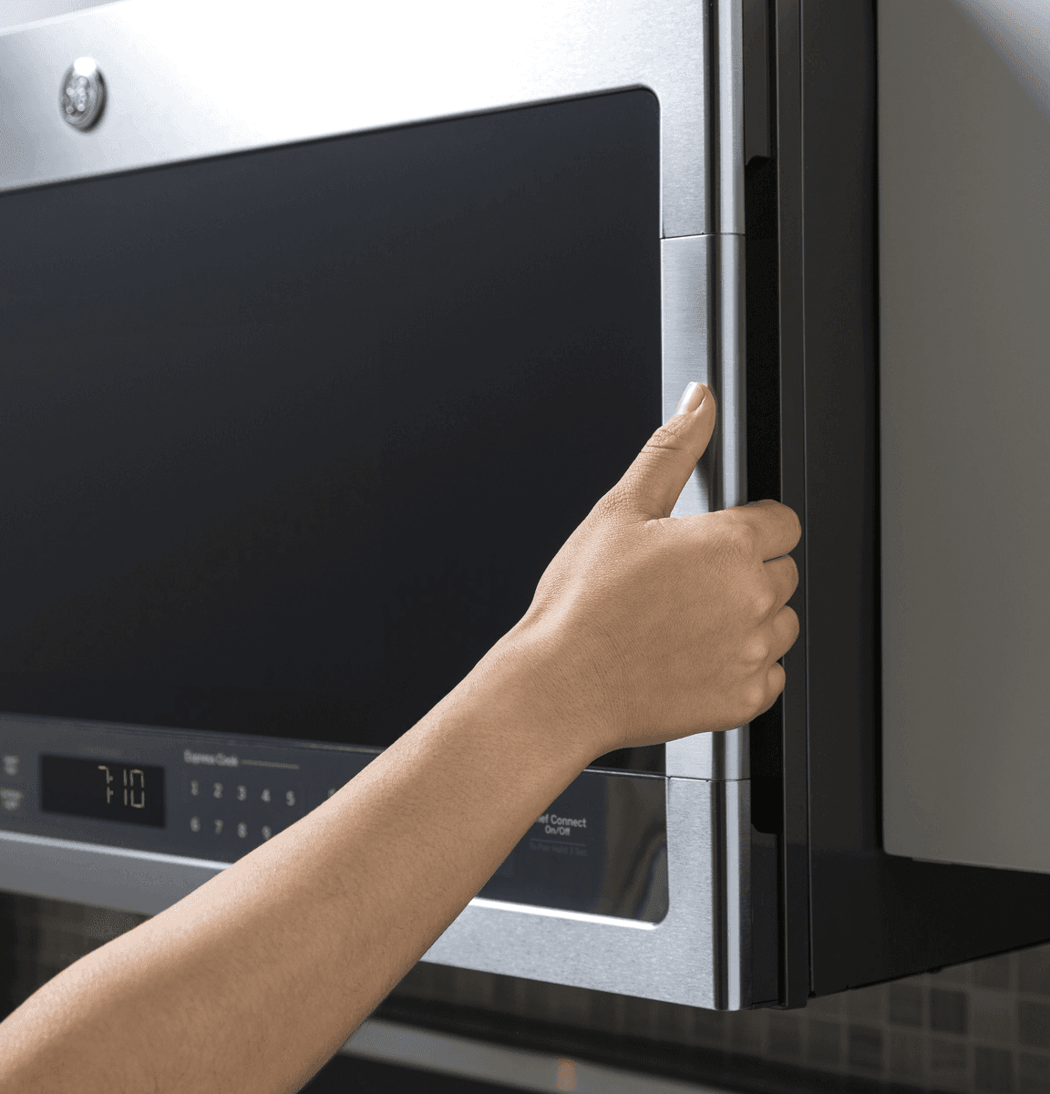 GE Profile 2.1-cu ft Over-the-Range Microwave - Stainless Steel image 2