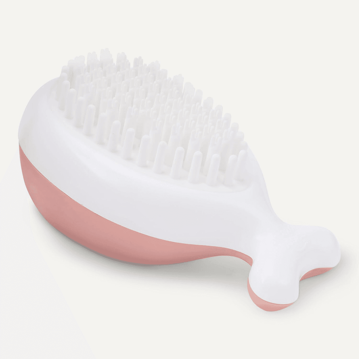 Amazon Basics Dog Bath Brush and Fast-Dry Towel Set, 3-Piece image 3