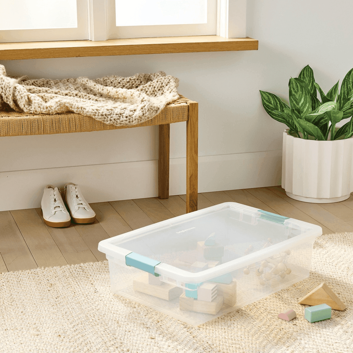 Brightroom 32-Quart Clear Storage Bin with Latching Lid image 2