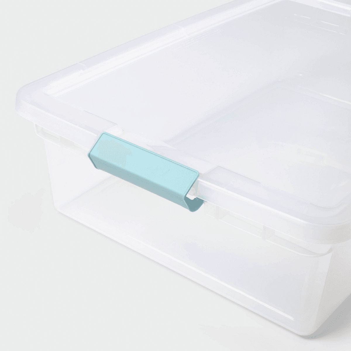 Brightroom 32-Quart Clear Storage Bin with Latching Lid image 3