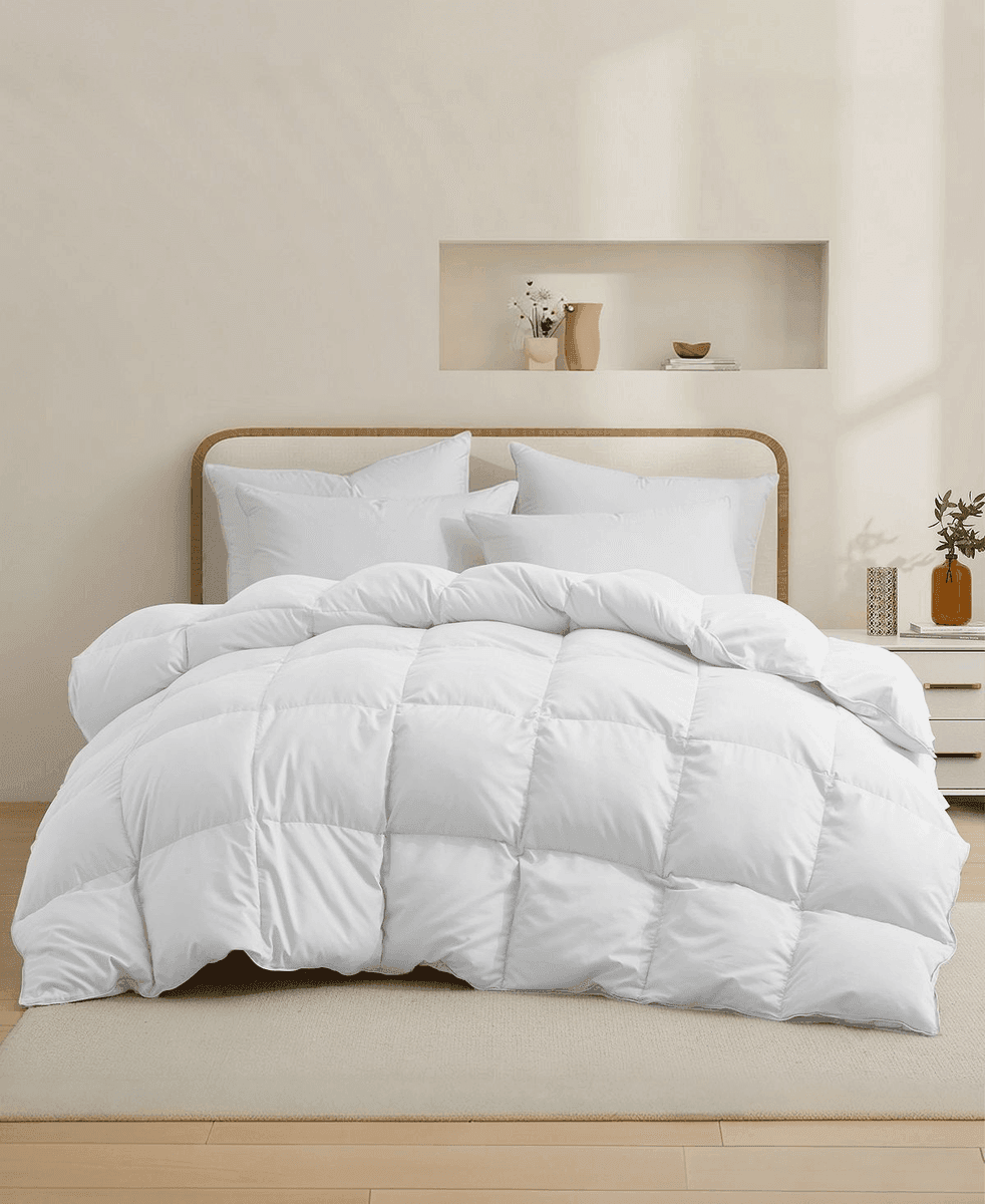 UNIKOME Ultra Soft Goose Down and Feather Fiber Comforter, Full/Queen