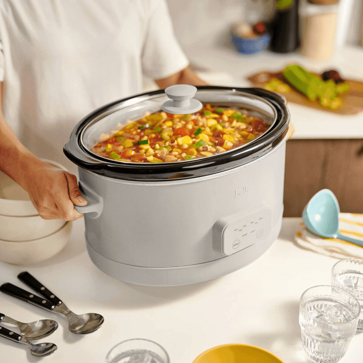 Bella 6-qt. Programmable Slow Cooker & 2-qt. Slow Cooker Set image 2