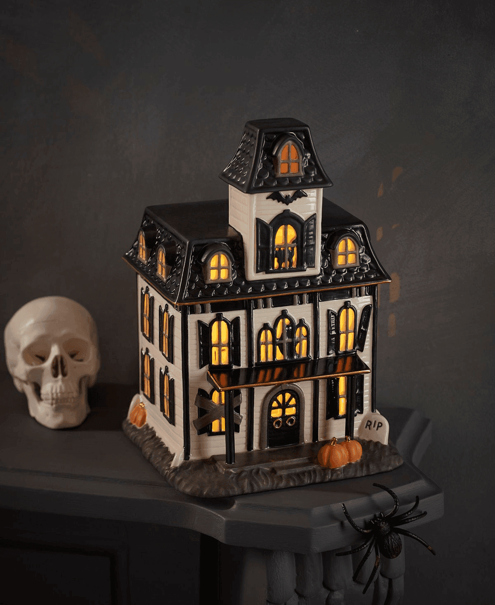 Lenox Classic Halloween Light-Up House Figurine image 2
