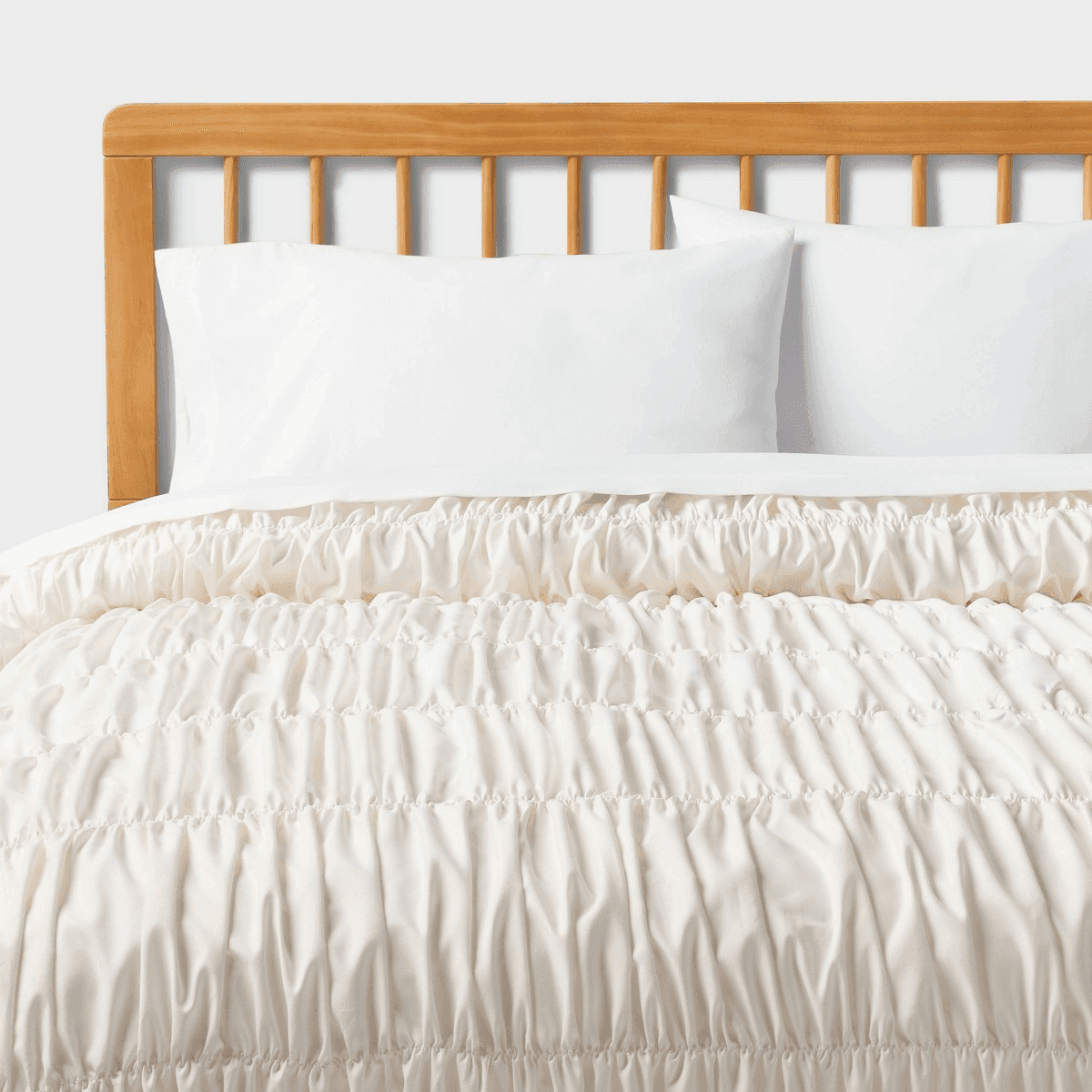 Room Essentials Full/Queen Ruched Comforter for College (Ivory)