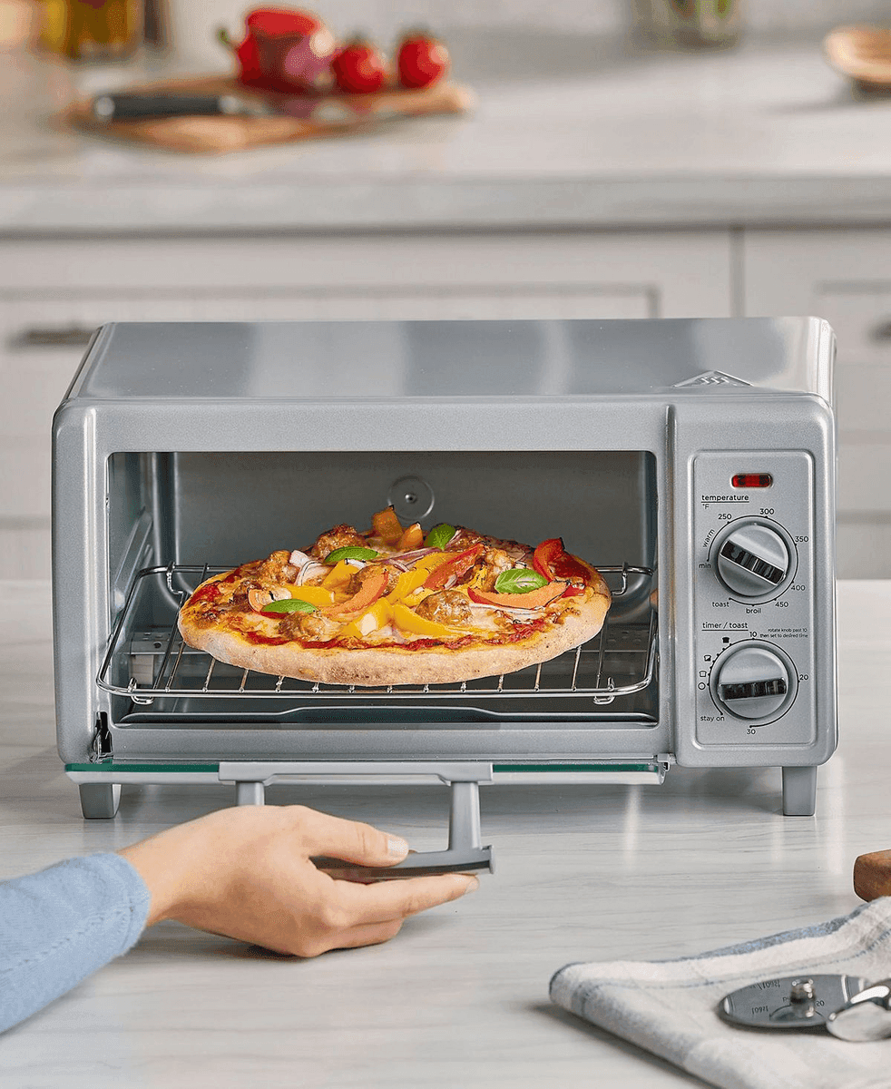 Black & Decker 4-Slice Convection Toaster Oven image 3