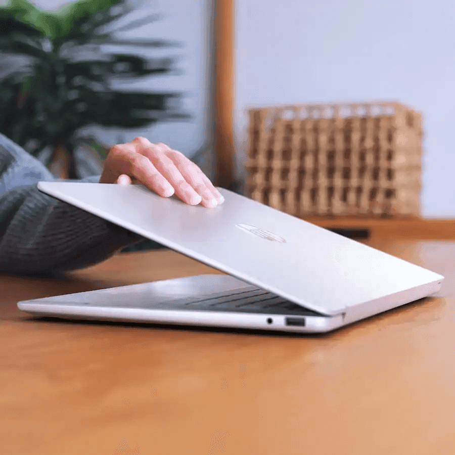 HP OmniBook 3 16" 2K Touchscreen Laptop image 2