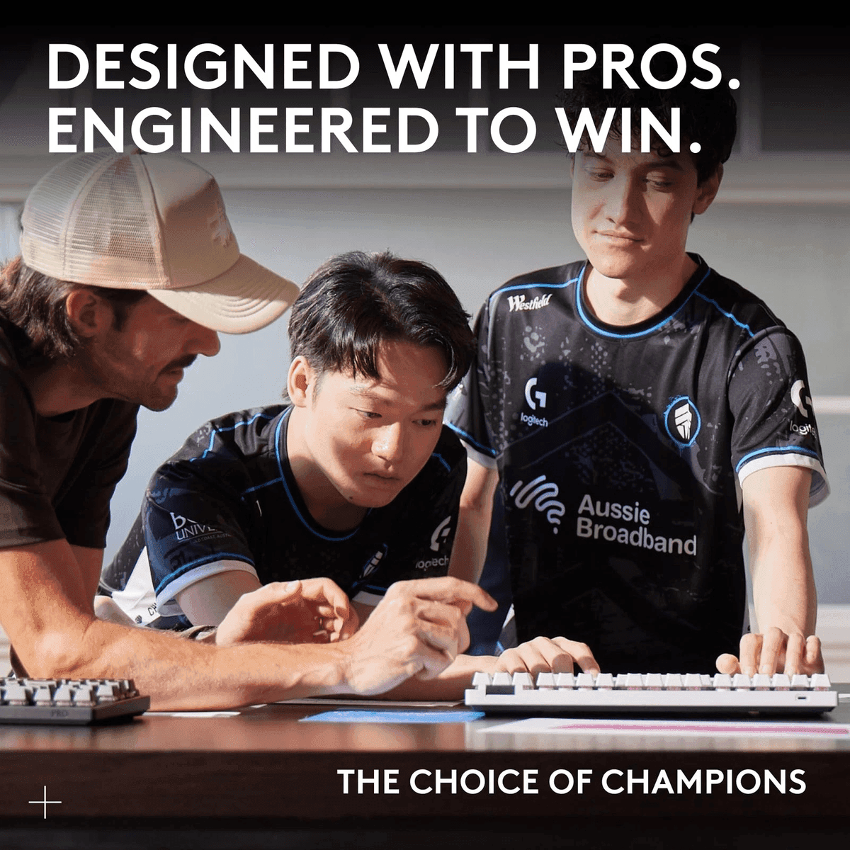 Logitech G Pro X Superlight 2 Mouse + Carry Case Bundle image 3