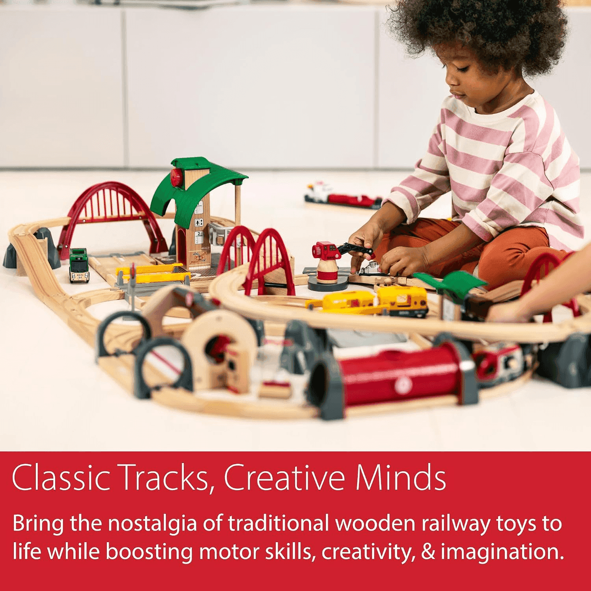 [Prime] BRIO World Deluxe 87-Piece Wooden Railway Set image 5