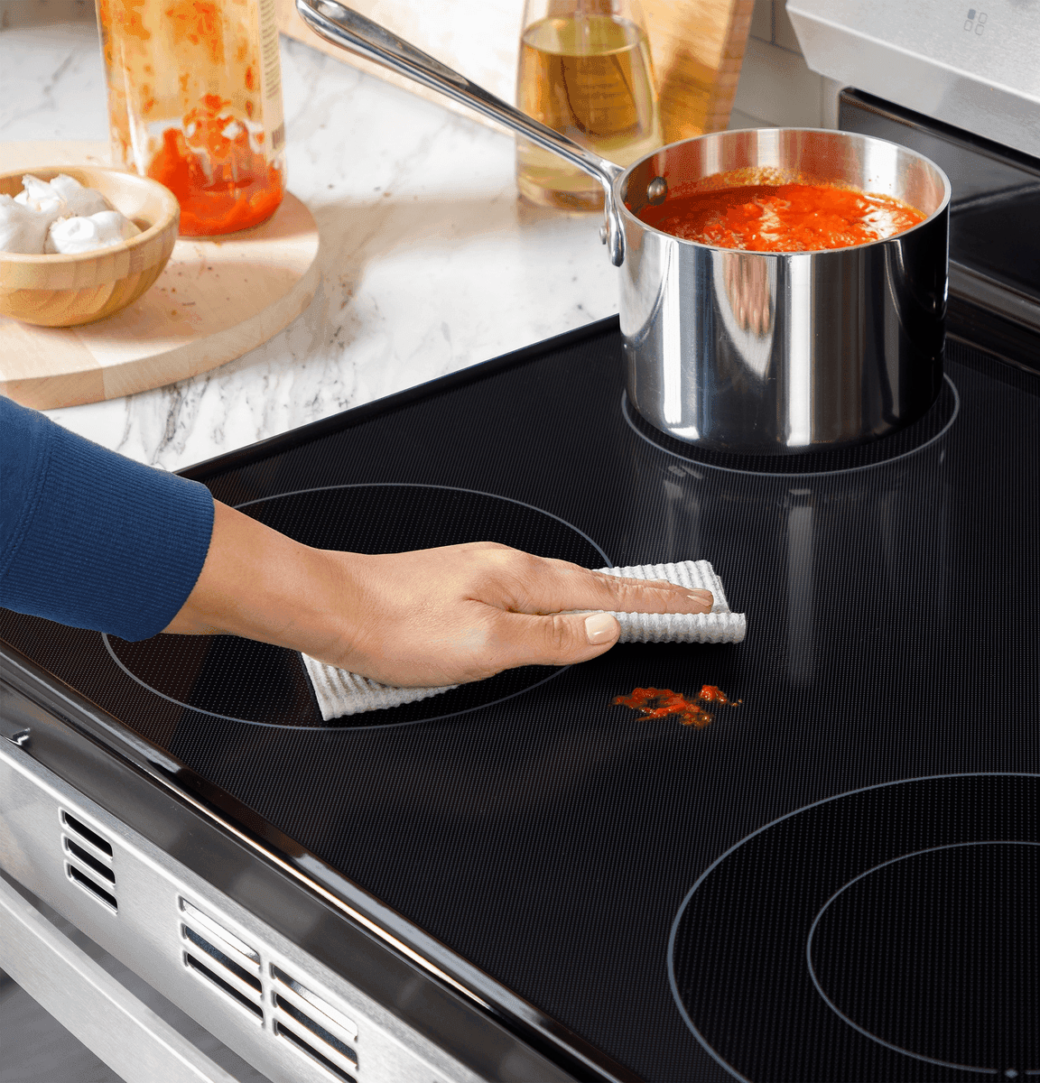 [Ends 10/7] GE 30-in 5.3-cu ft Electric Range image 5