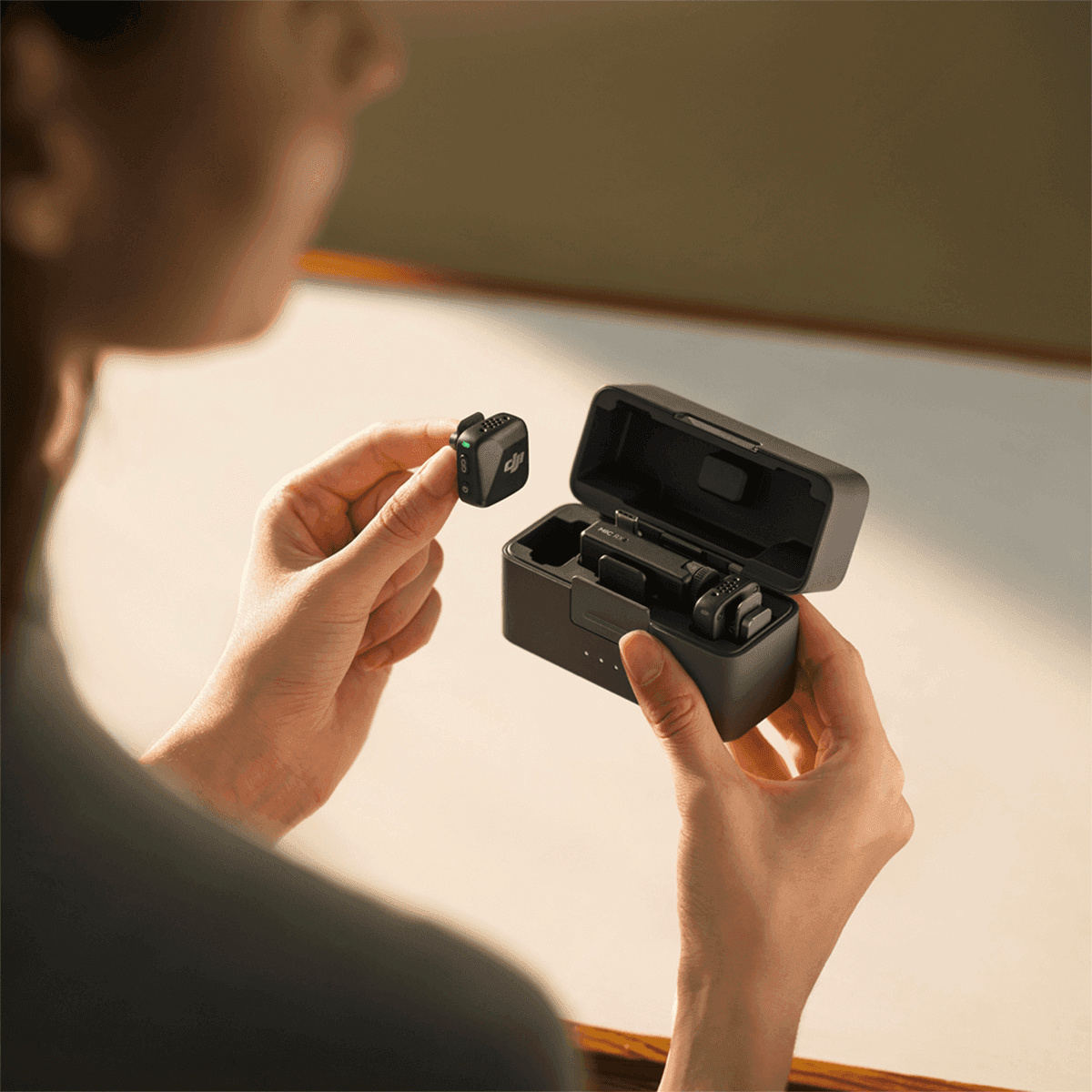 DJI Mic Mini 2-Person Wireless Microphone System with Charging Case image 3