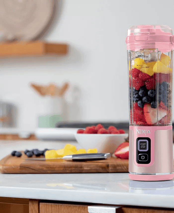 Ninja Blast 18 oz Portable Blender - Metallic Pink image 2