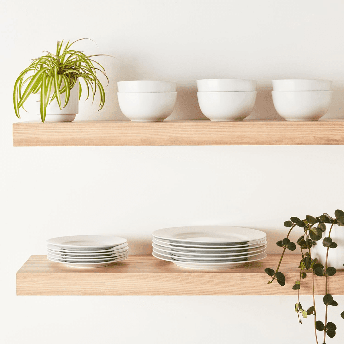 Amazon Basics Porcelain Dinnerware Set - White, 18-Piece image 3