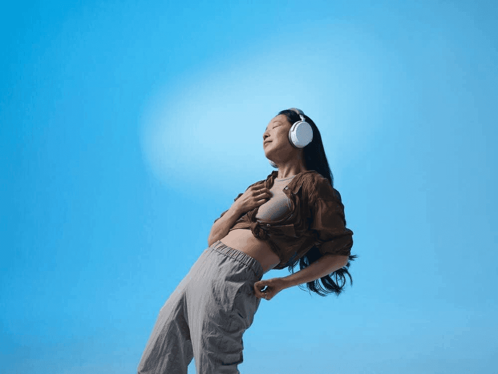 Sennheiser Momentum 4 Wireless Noise-Canceling Headphones (White) image 2