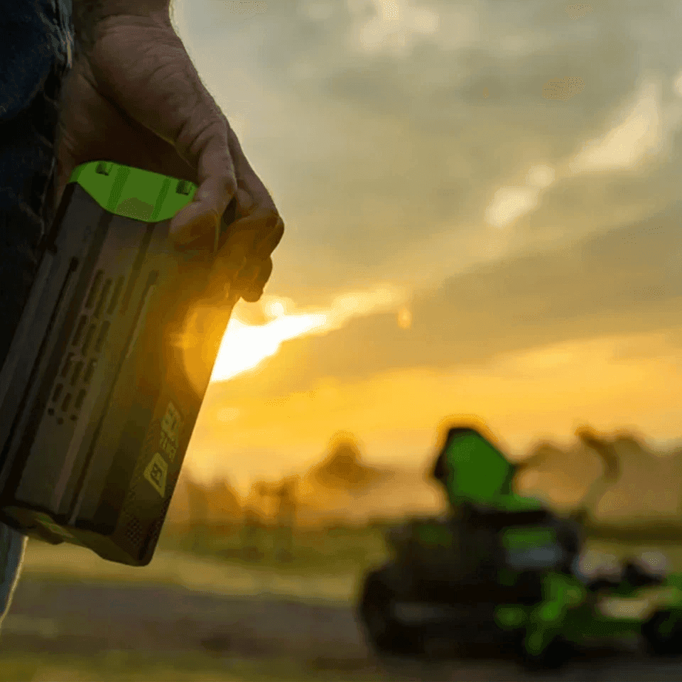Greenworks 60V 8Ah UltraPower Bluetooth Battery image 2