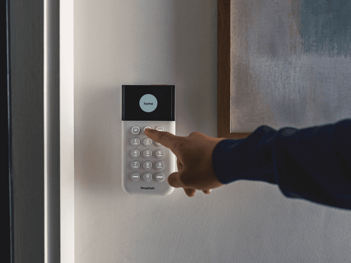 SimpliSafe 7-Piece Indoor Home Security System image 3