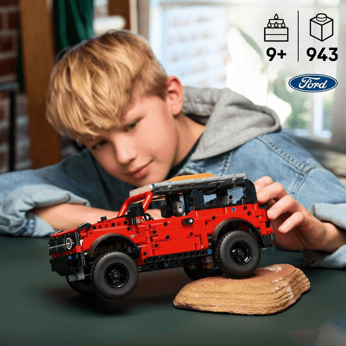 LEGO Technic Ford Bronco SUV Building Set 42213 image 2
