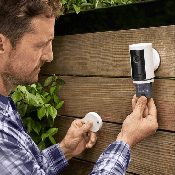 Ring Outdoor Cam Plus 2-Pack with Quick Release Battery Bundle image 2