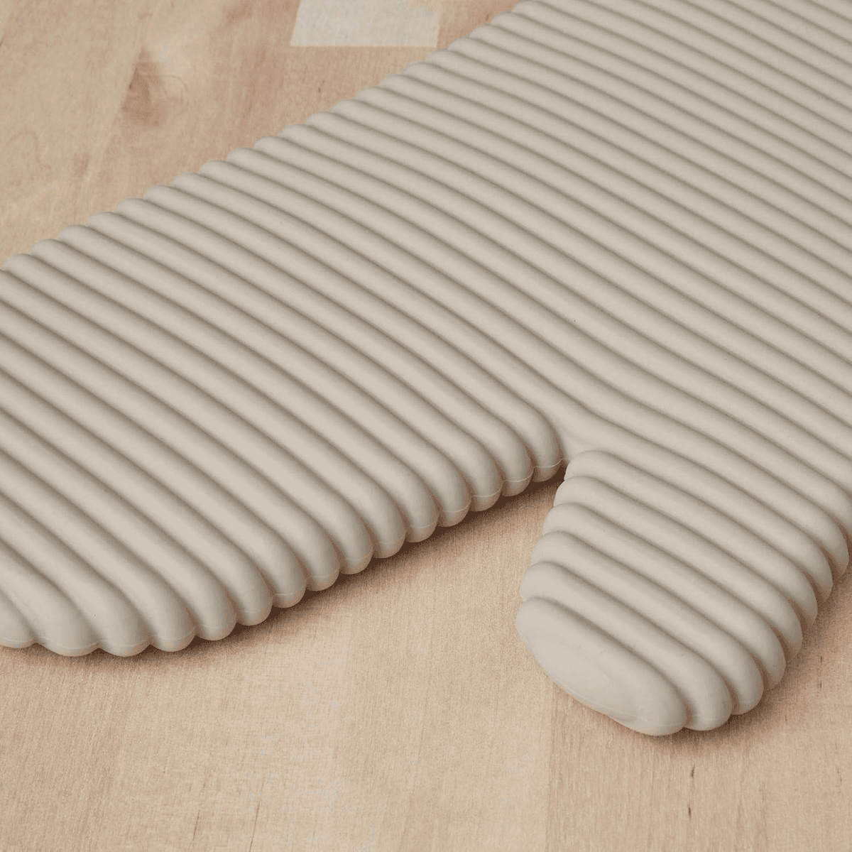 KitchenAid Ribbed Silicone Oven Mitts 2-Pack - Milkshake Tan image 3