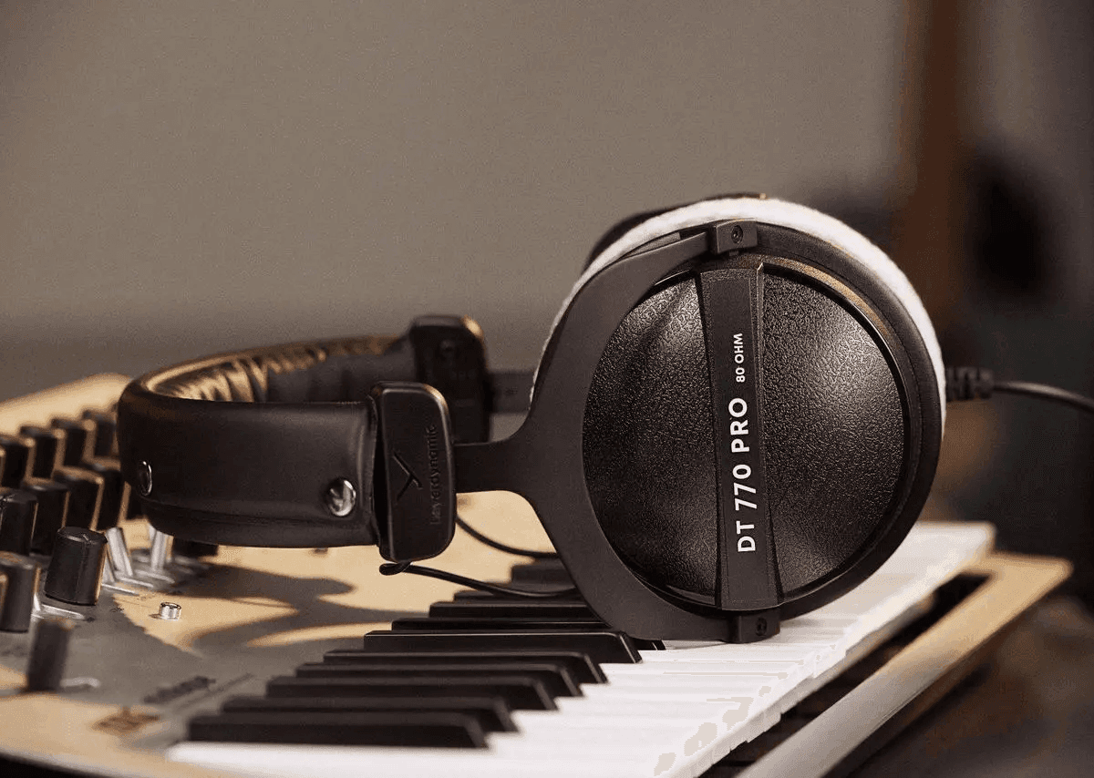 Beyerdynamic DT 770 PRO 80 Ohm Over-Ear Studio Headphones image 3