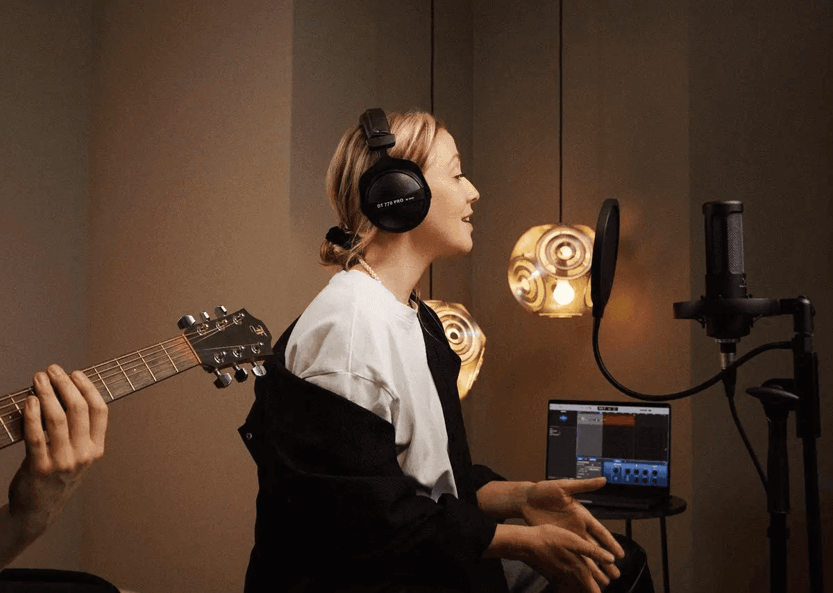 Beyerdynamic DT 770 PRO 80 Ohm Over-Ear Studio Headphones image 4