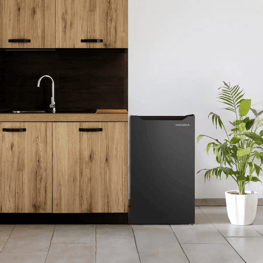Insignia 3.3 Cu. Ft. Mini Fridge - Black image 3